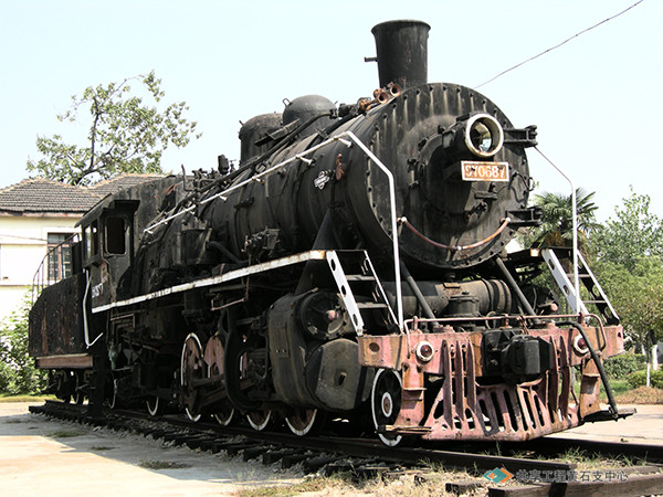 冶钢保存的老火车头