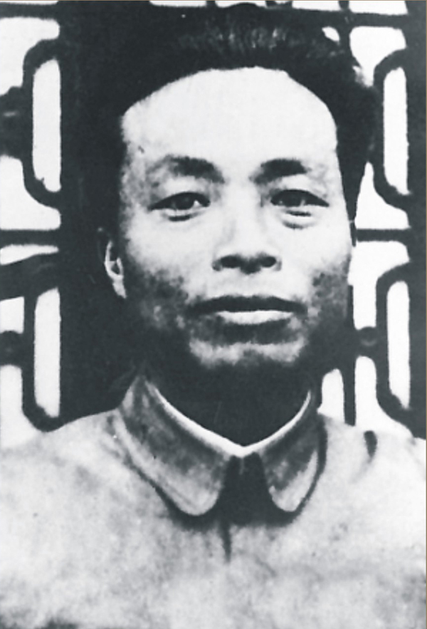 林育英（1897——1942），又名林仲丹，化名张浩、李福生。中国共产党早期革命家。1921年9月，林育英来到大冶钢铁厂，以翻砂工为掩护，组建学习小组，进行马克思主义的学习和宣传