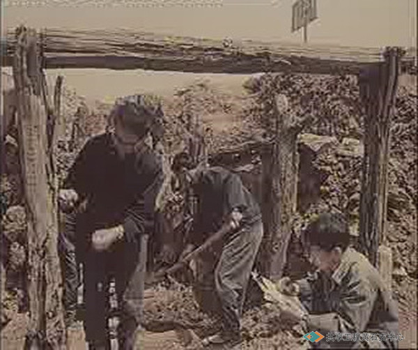 1974年铜绿山古铜矿遗址发掘现场